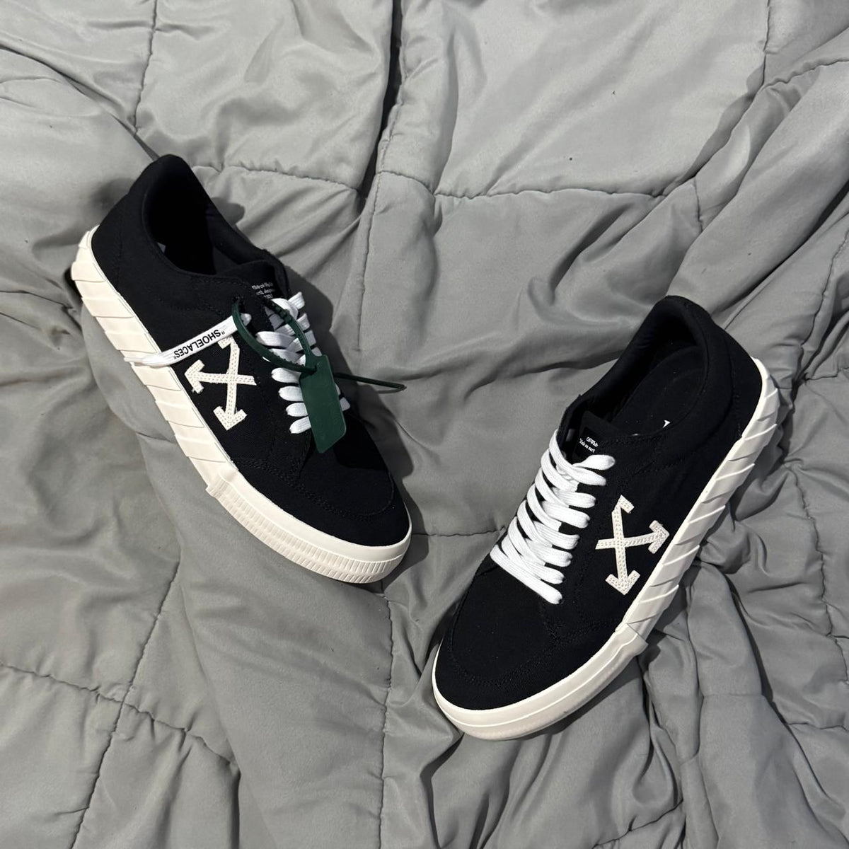OFFWHITE VULCANIZED BLACK WHITE