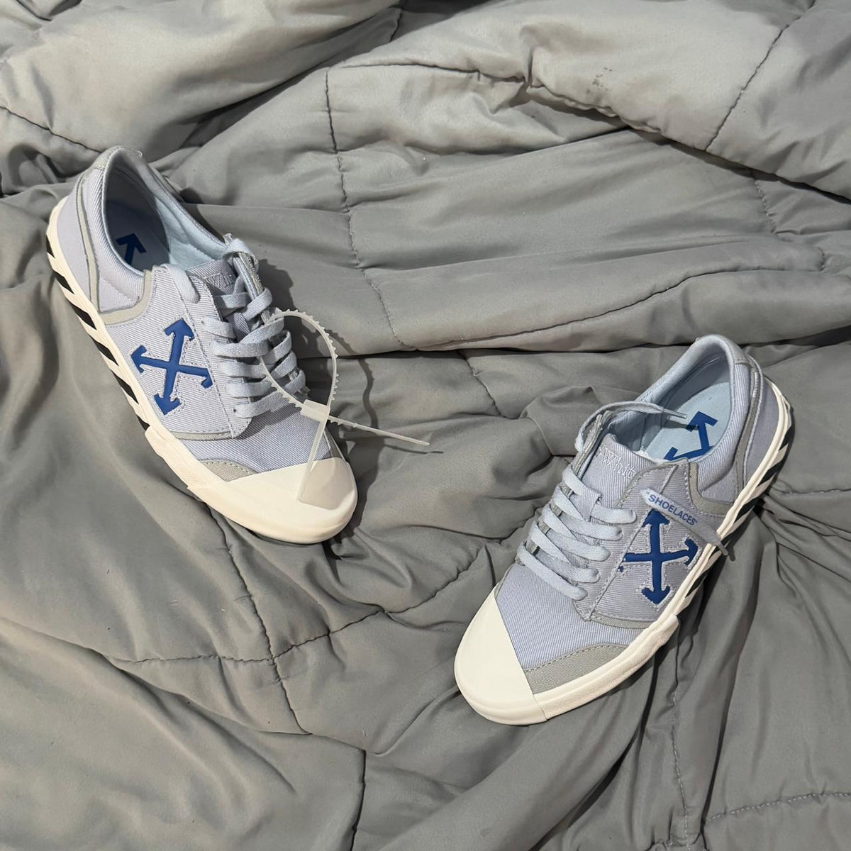 OFFWHITE VULCANIZED BLUE