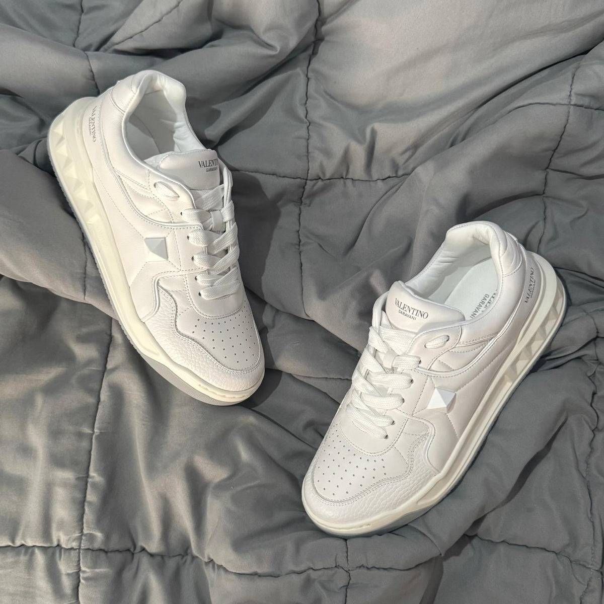 VALENTINO ONE STUD FULL WHITE