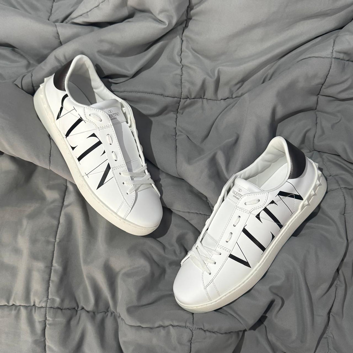 VALENTINO VLTN OPEN WHITE