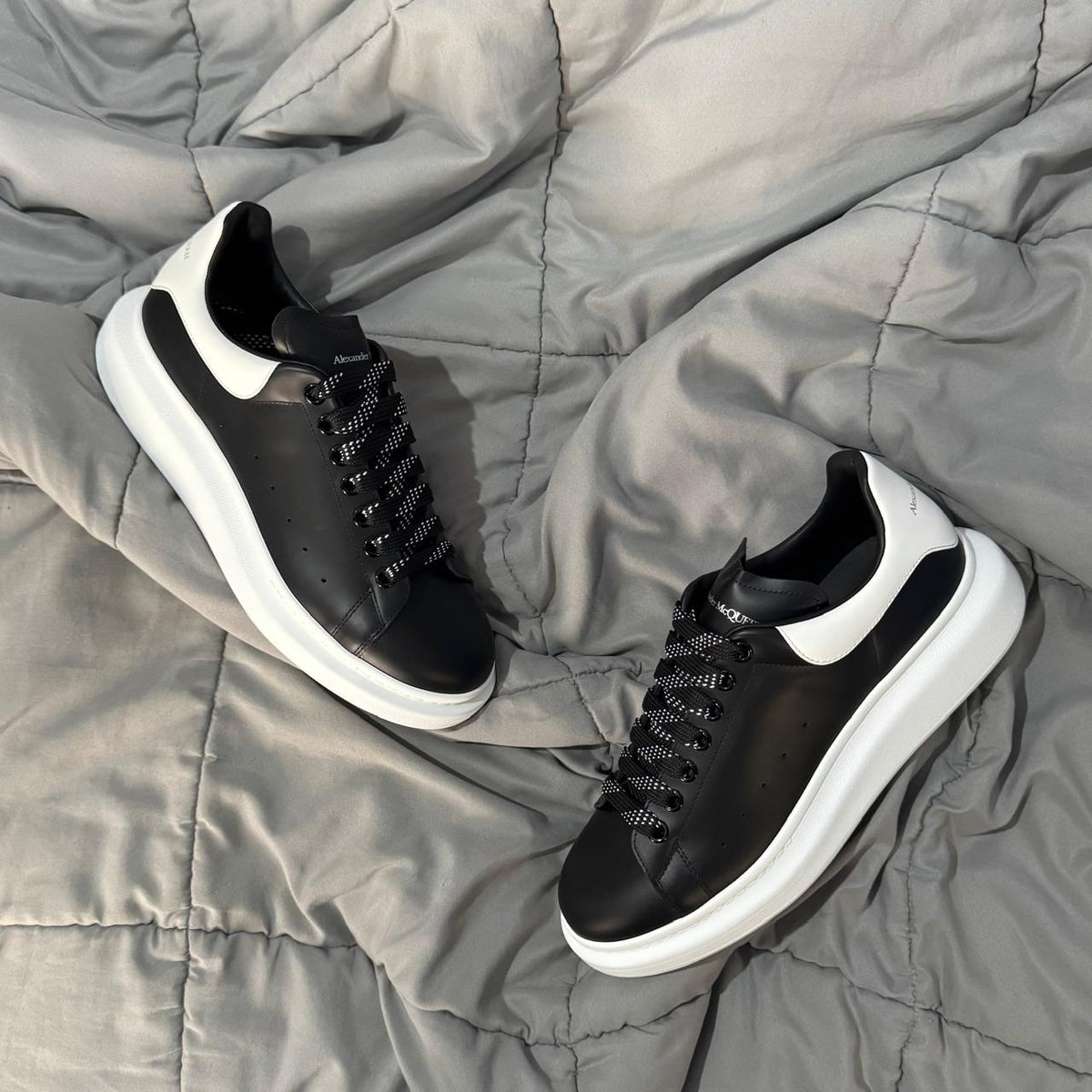 MCQUEEN OVERSIZED BLACK GREY