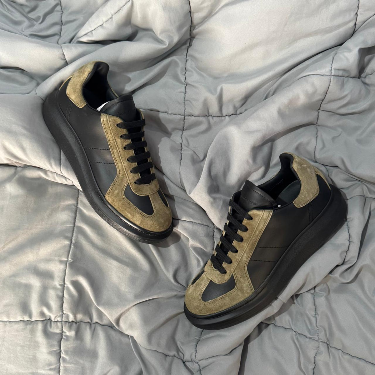MCQUEEN OVERSZIED BLACK BROWN