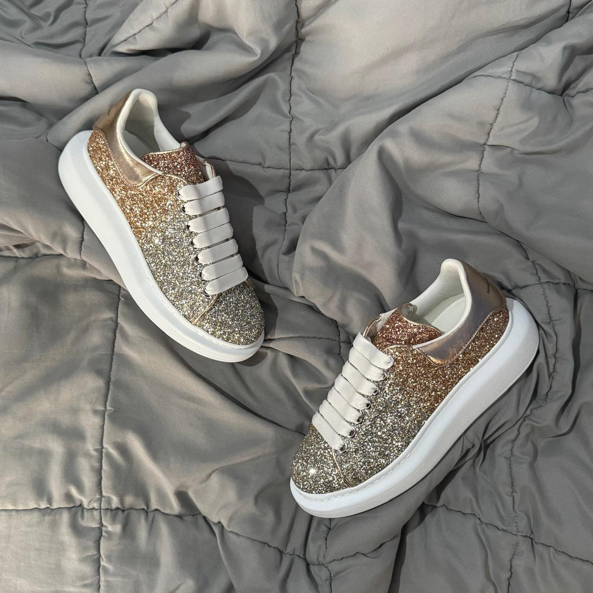 MCQUEEN OVERSIZED GLITTER