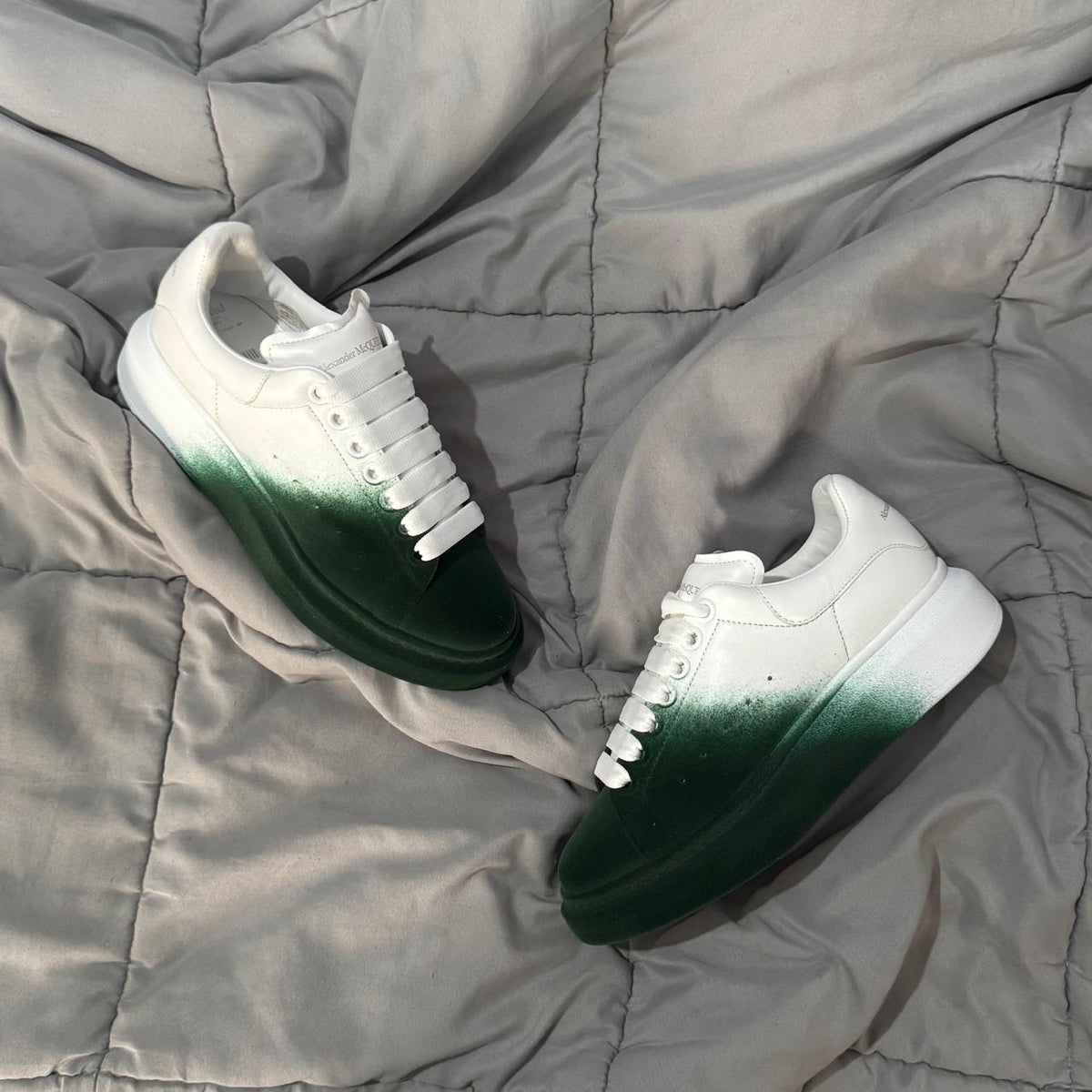 MCQUEEN OVERSIZED WHITE GREEN