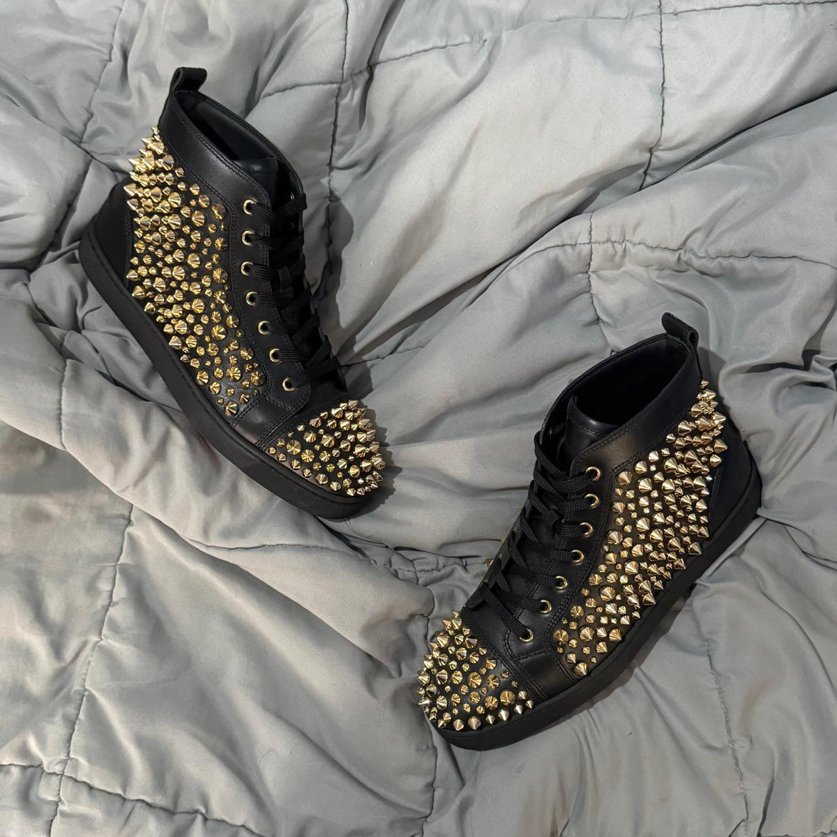 CHRSTIAN LOUBOUTIN FULL SPIKES