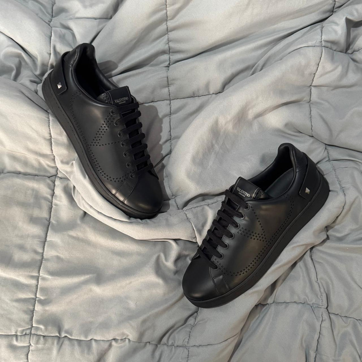 VALENTINO LOGO BLACK