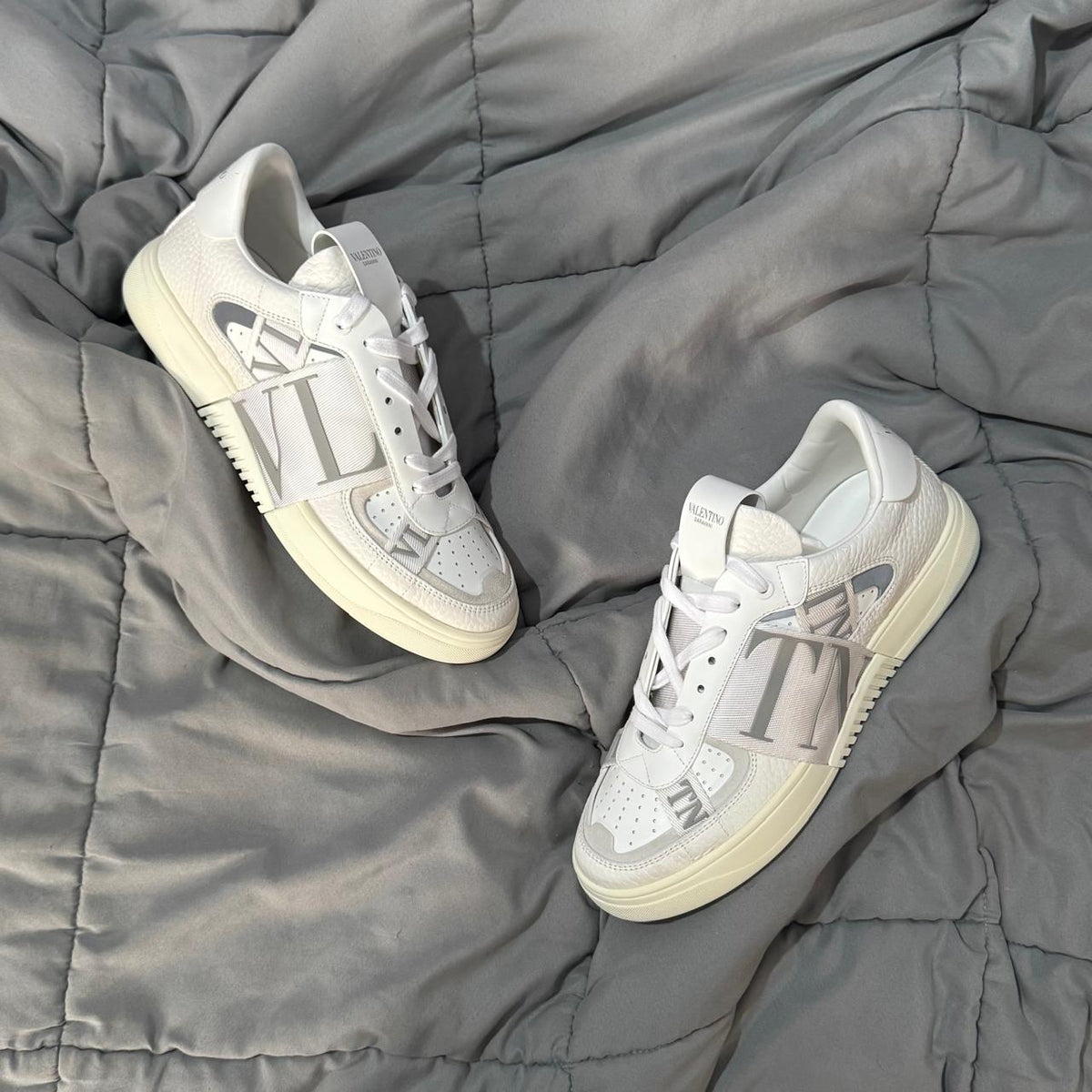 VALENTINO VLTN FULL WHITE