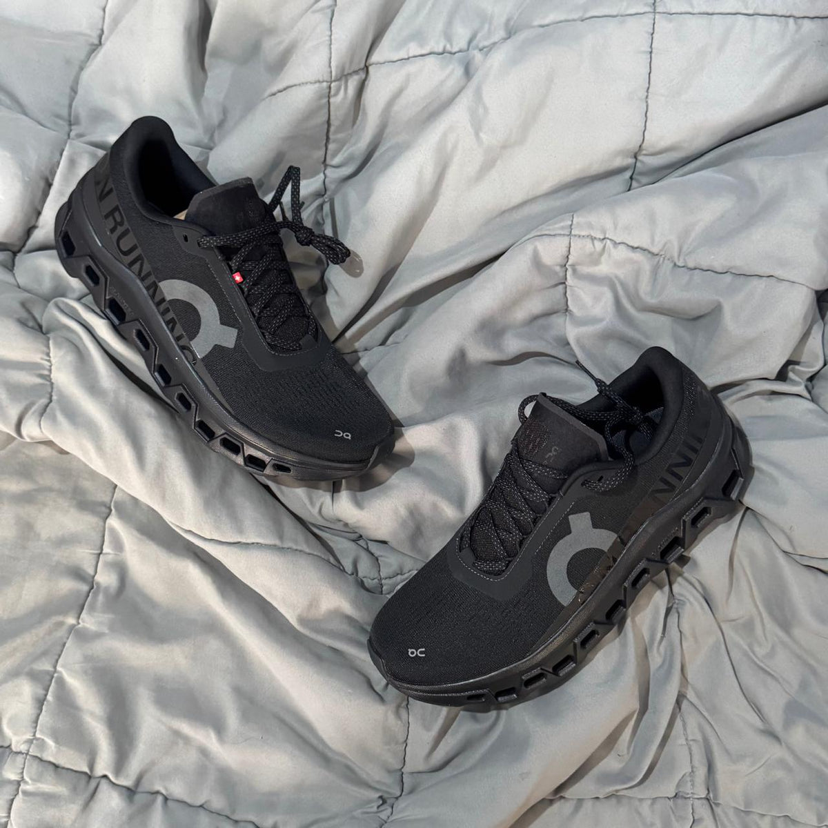 ON CLOUDMONSTER 1 FULL BLACK