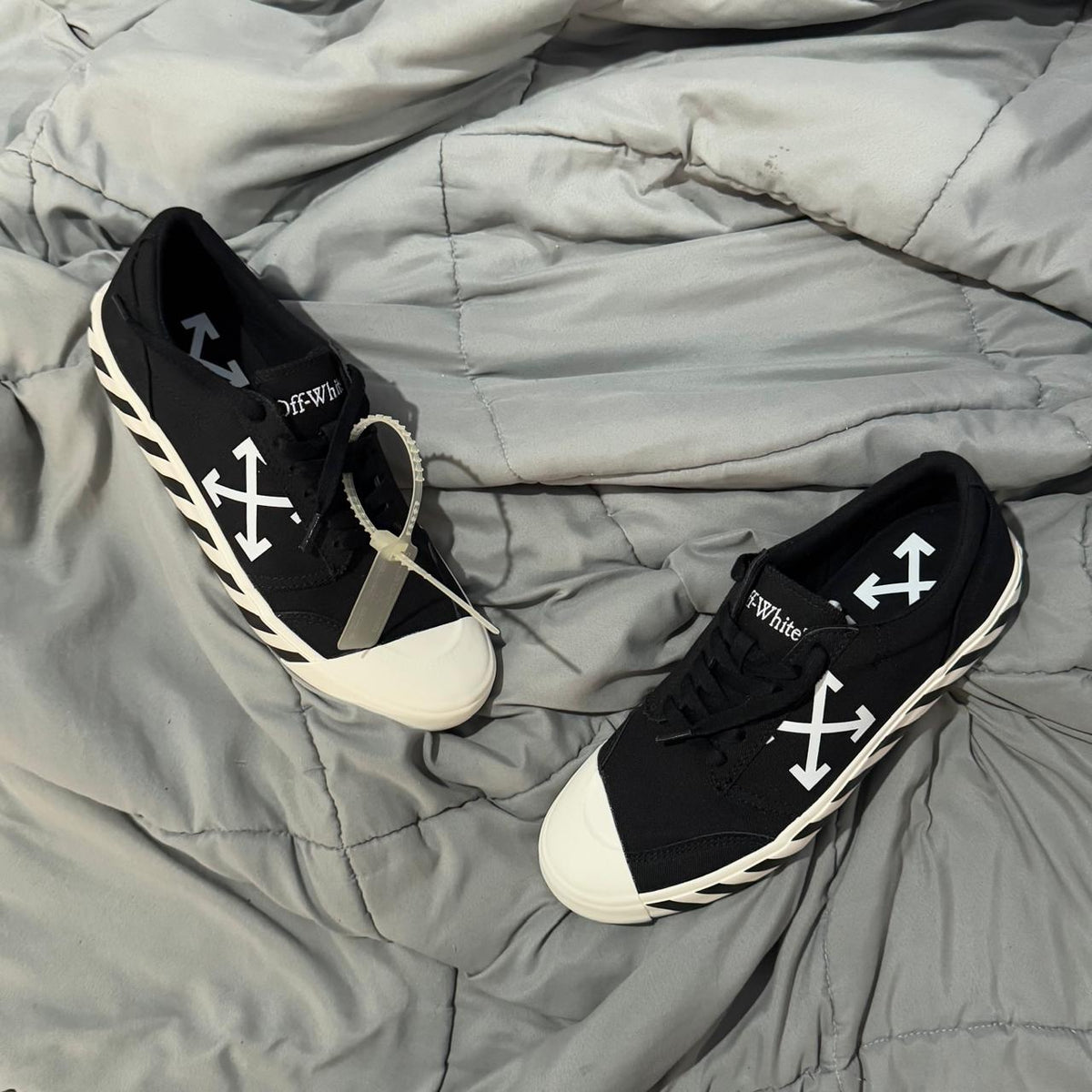 OFFWHITE VULCANIZED BLACK
