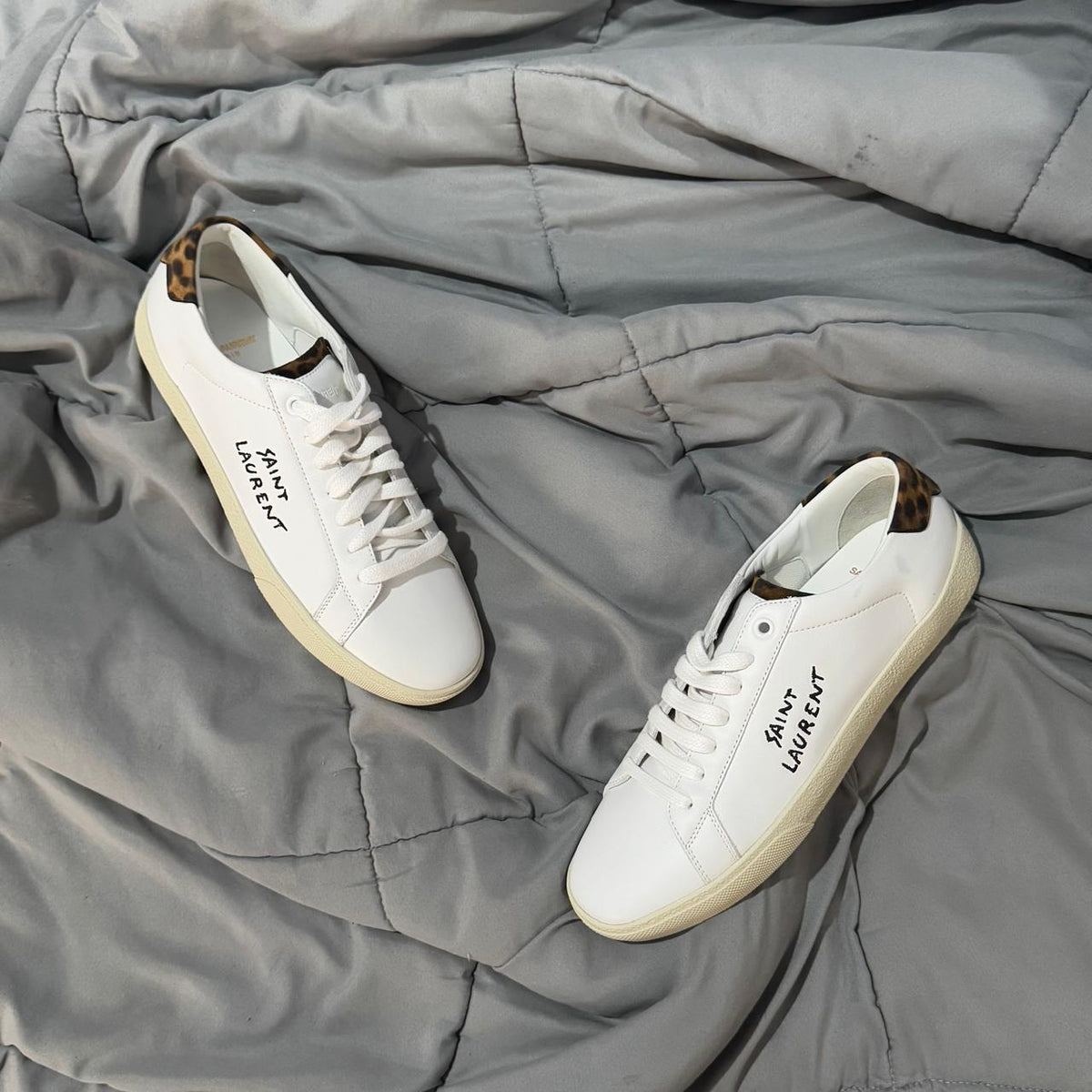 SAINT LAURENT COURT CLASSIC DETALLE*