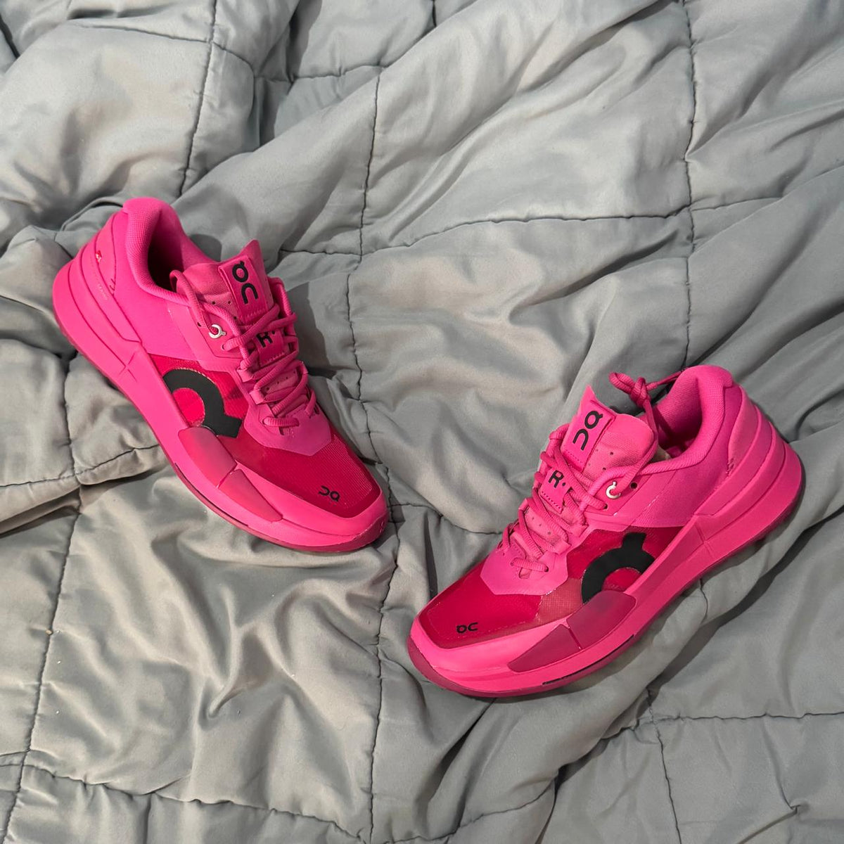 ON THE ROGER PRO PINK