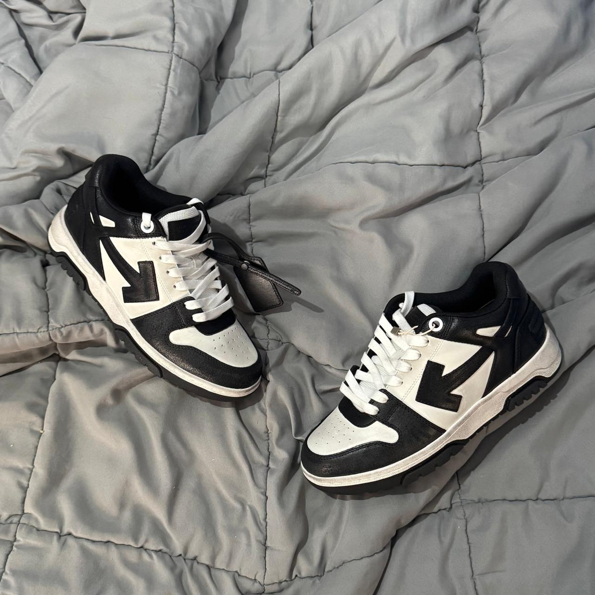 OFFWHITE OUT OF OFFICE BLACK WHITE