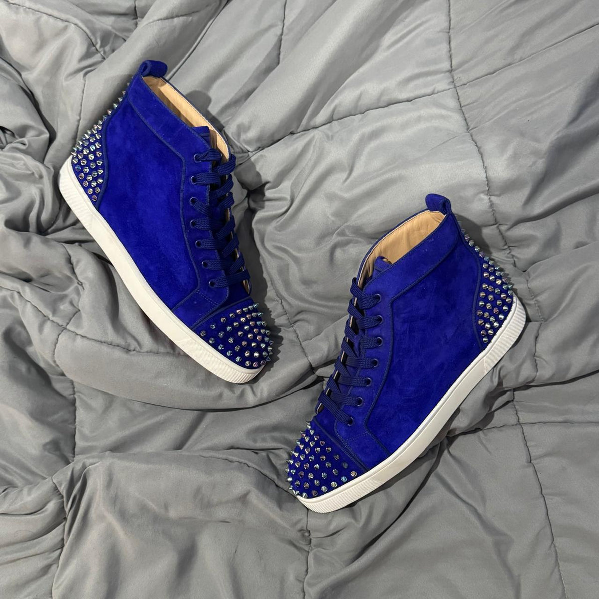 CHRISTIAN LOUBOUTIN SIN CAJA*