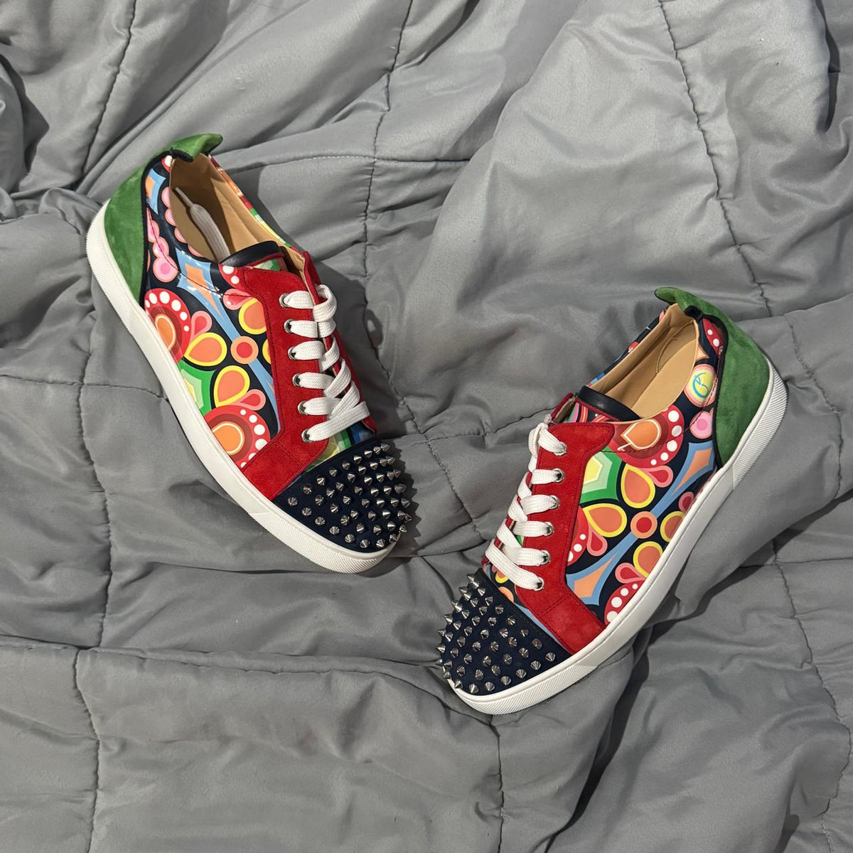 CHRISTIAN LOUBOUTIN SIN CAJA*