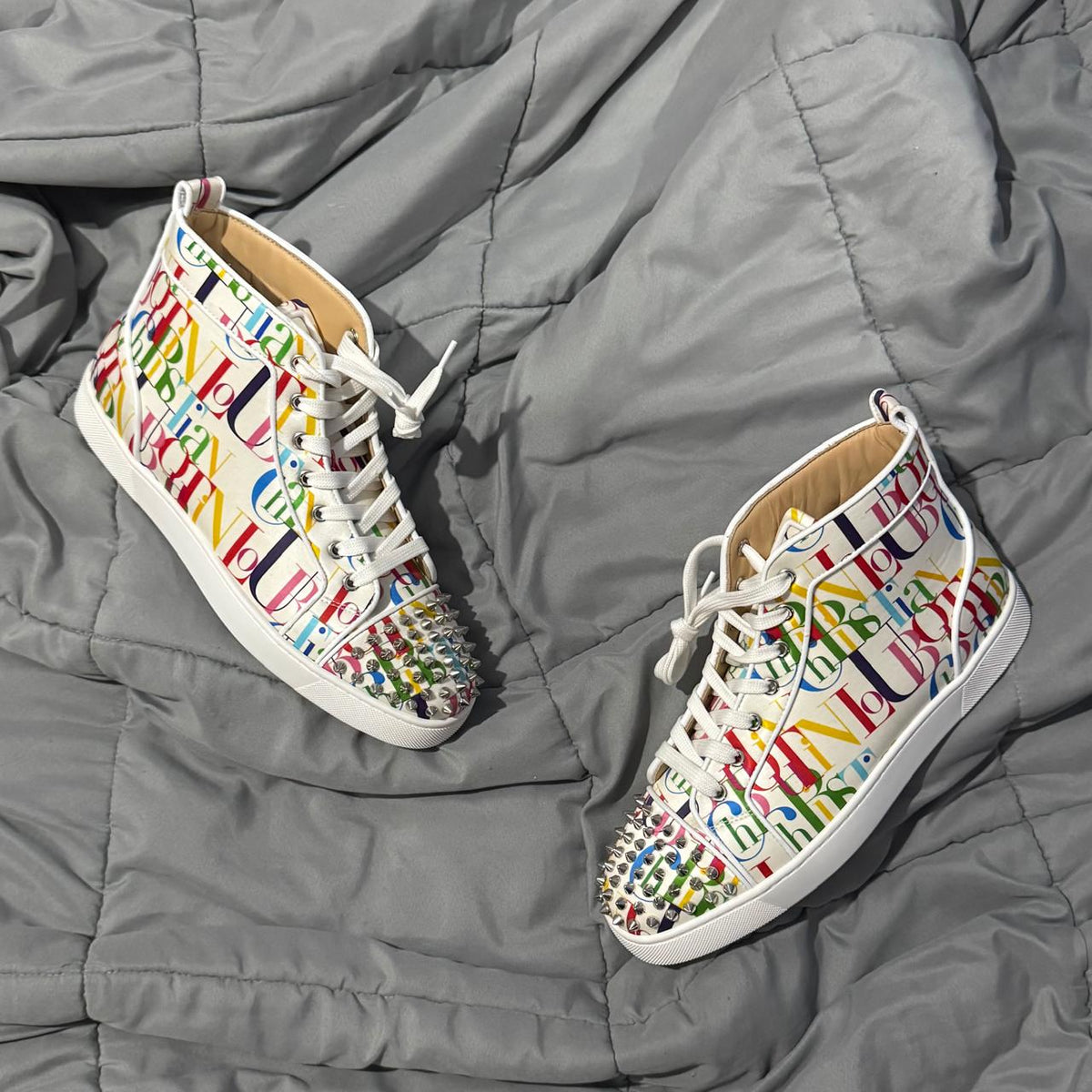 CHRISTIAN LOUBOUTIN SIN CAJA*