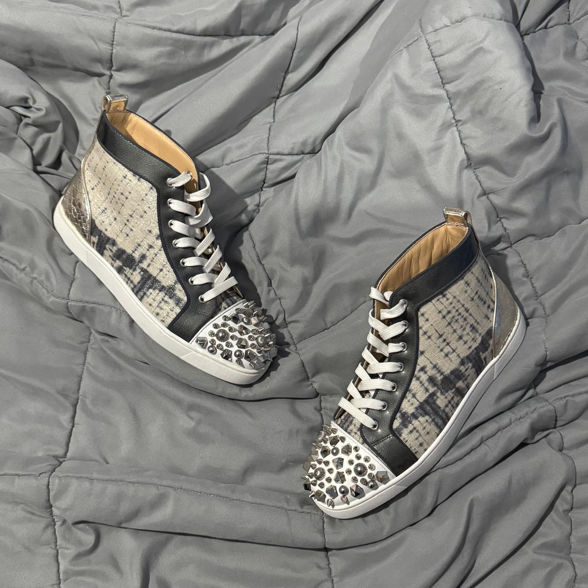 CHRISTIAN LOUBOUTIN SIN CAJA*