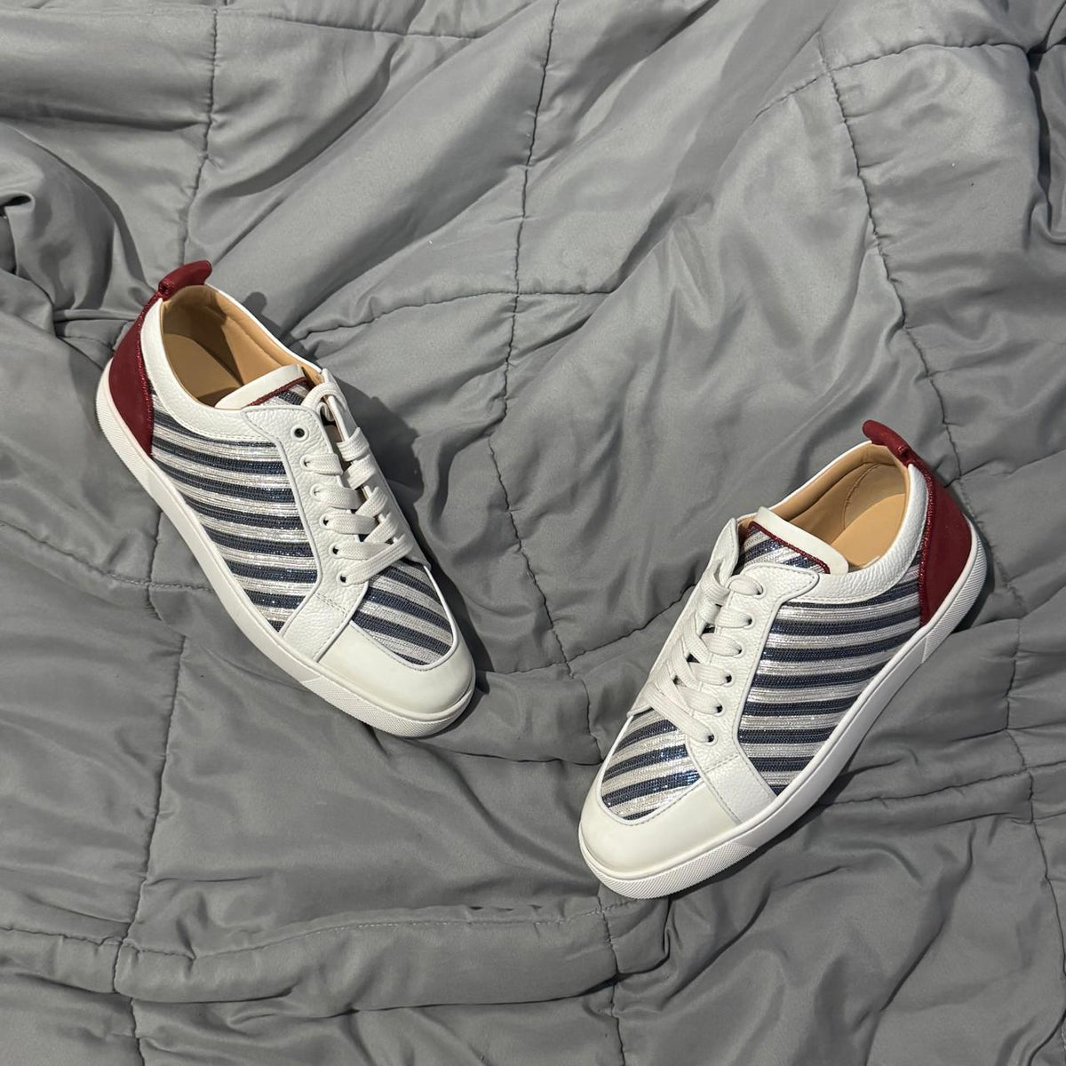 CHRISTIAN LOUBOUTIN SIN CAJA*