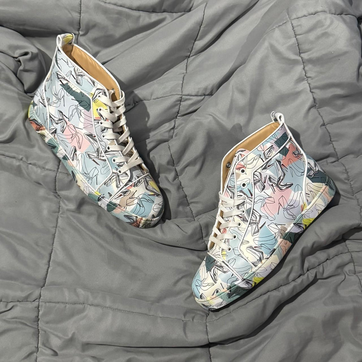 CHRISTIAN LOUBOUTIN SIN CAJA*