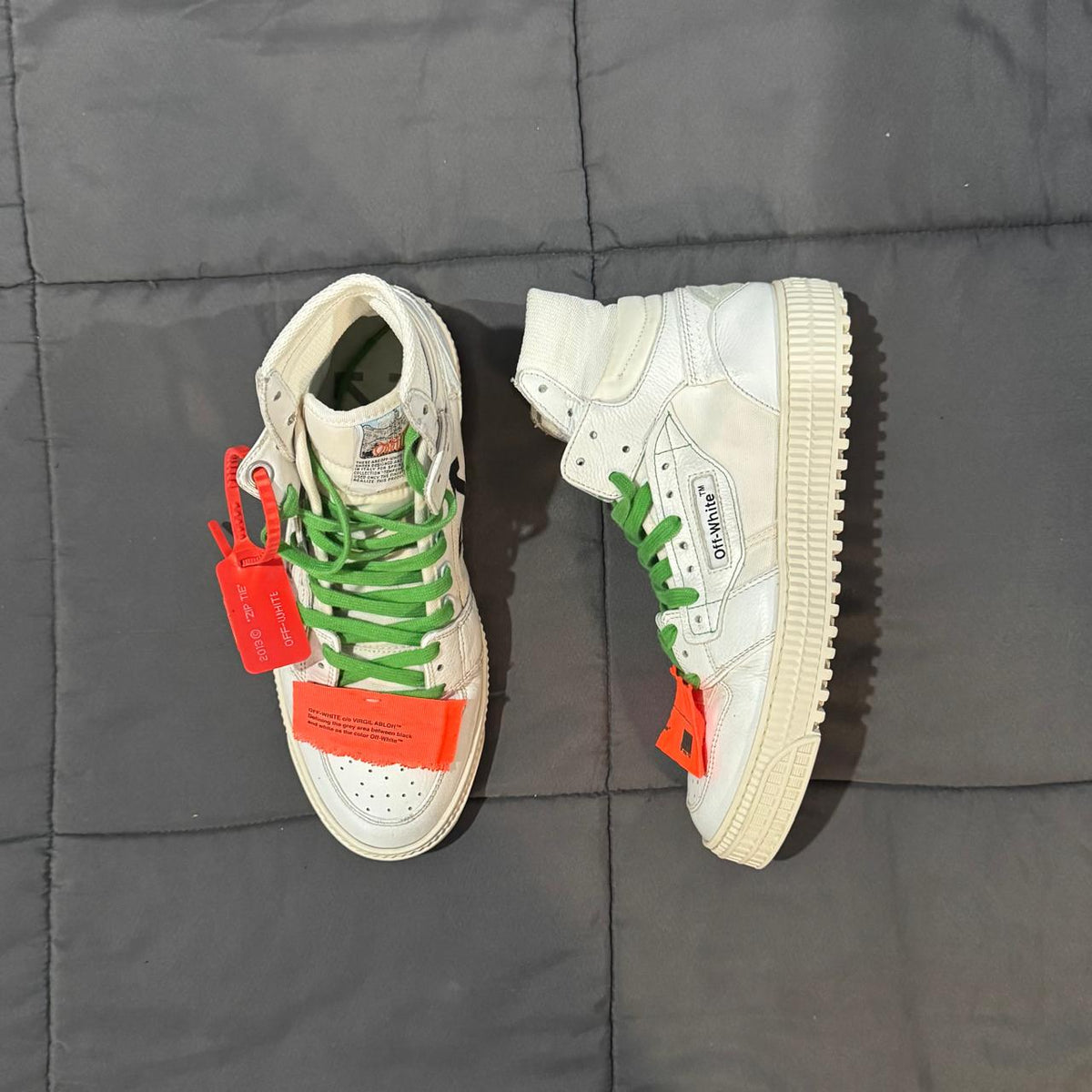 TENIS DE USO - OFFWHITE