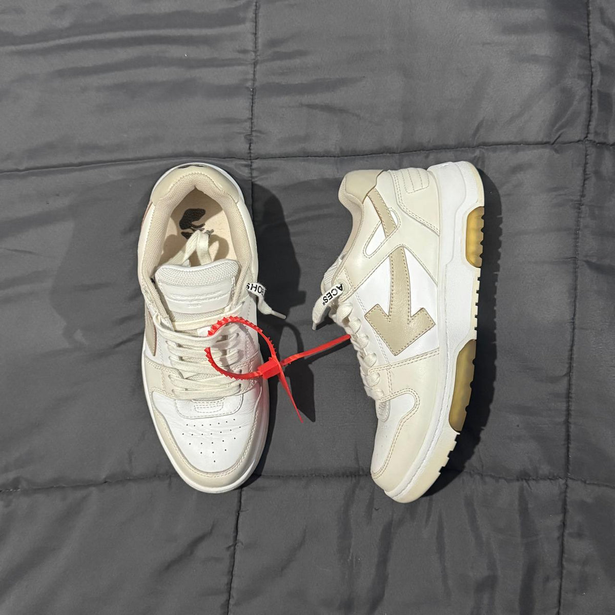 TENIS DE USO - OFFWHITE