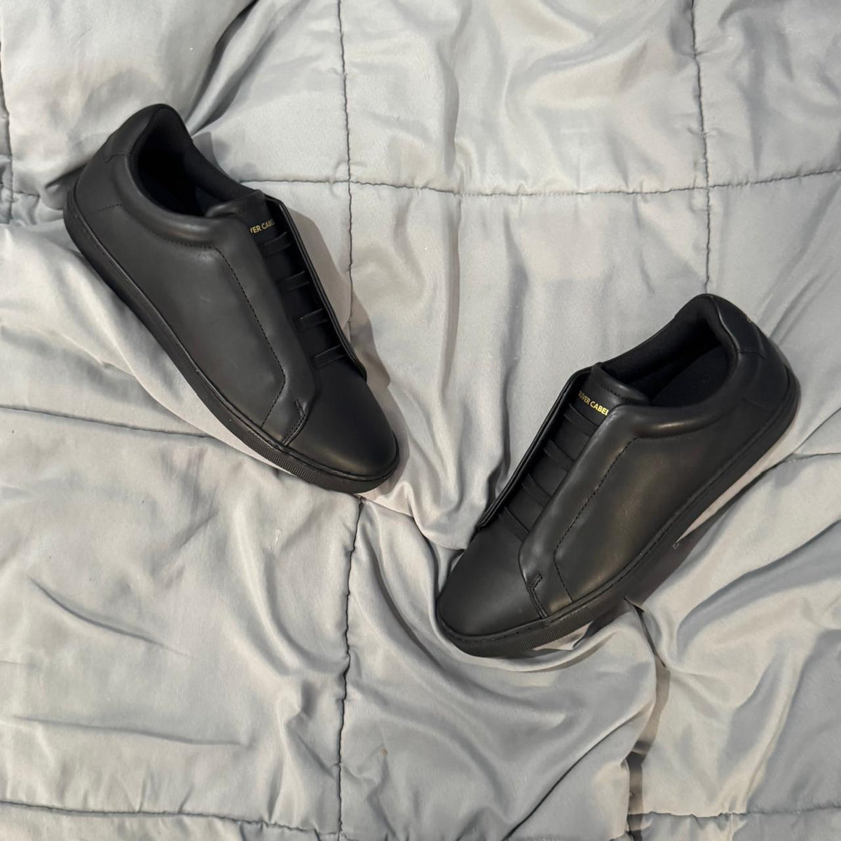 OLIVER CABELL LACELESS