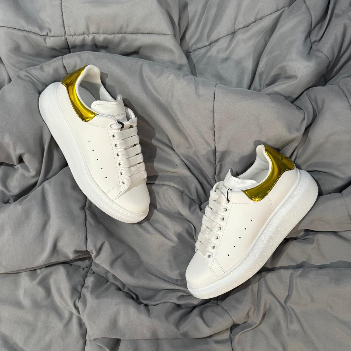 MCQUEEN OVERSIZED YELLOW