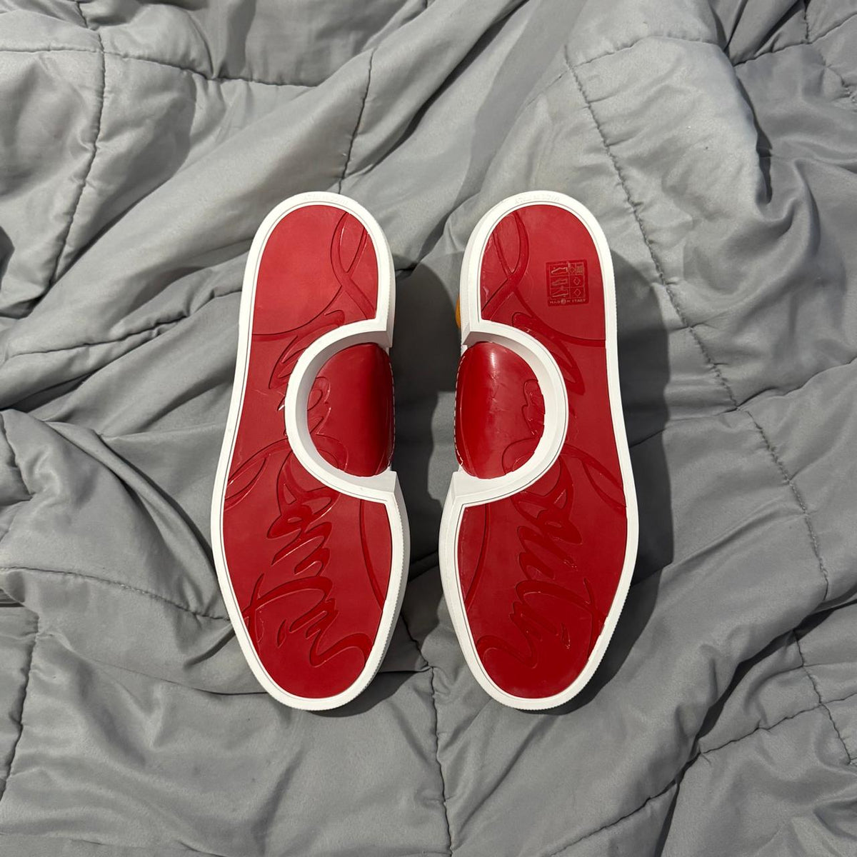 CHRISTIAN LOUBOUTIN SIN CAJA*