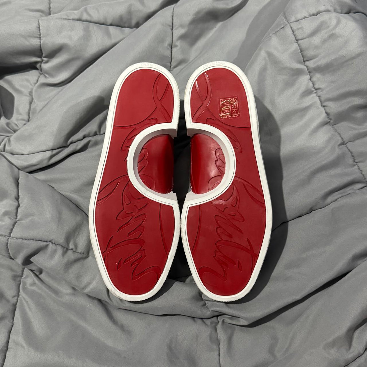 CHRISTIAN LOUBOUTIN SIN CAJA*